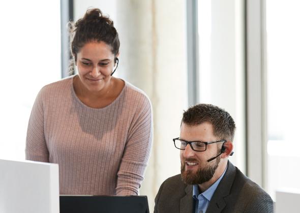 コミュニケーションのための骨伝導ヘッドセット「AfterShokz OpenComm」