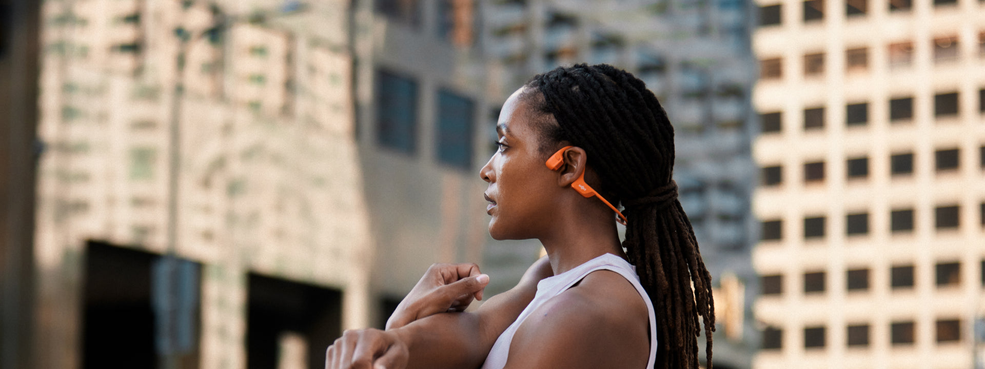 situational awareness with open-ear headphones jp